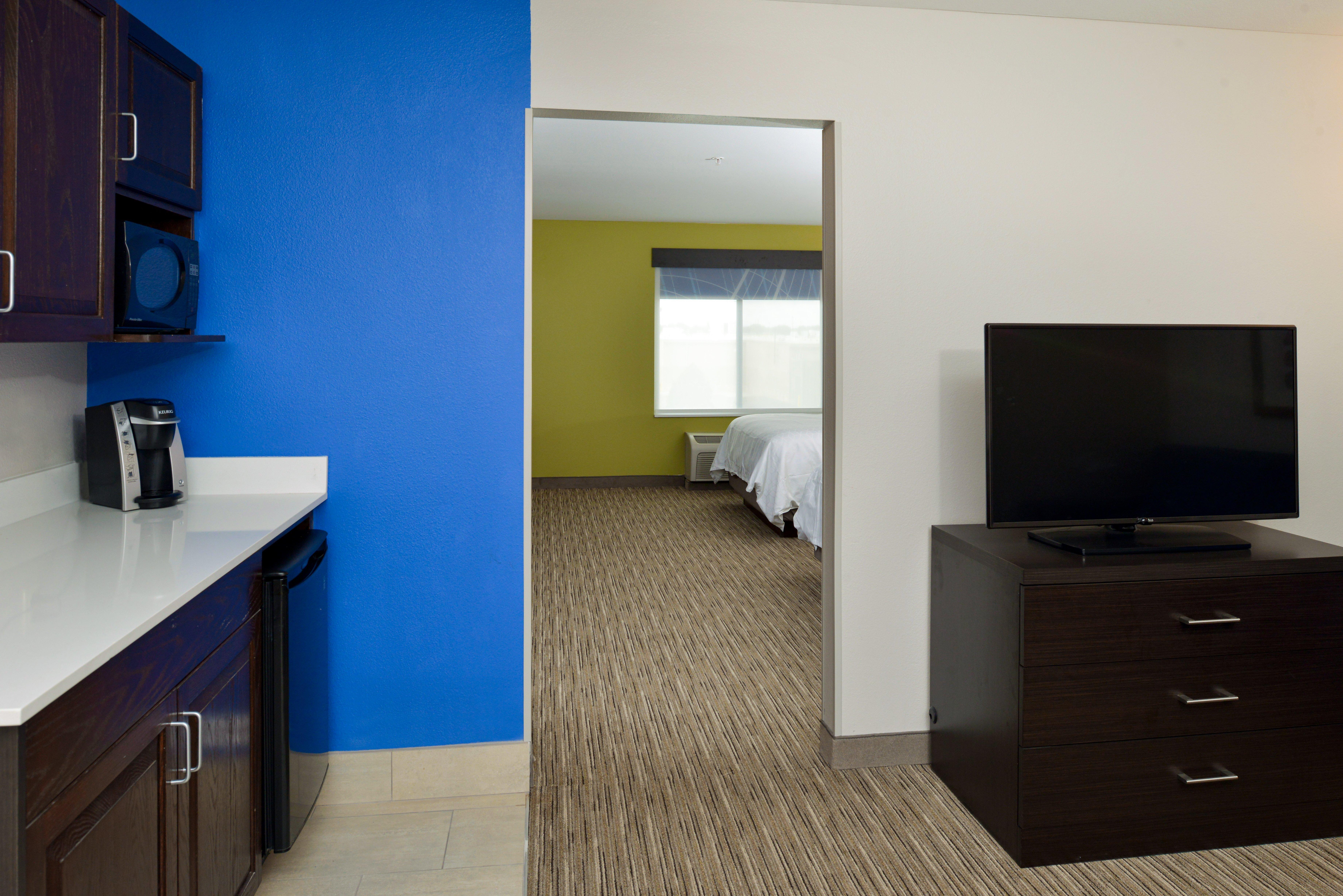 Holiday Inn Express&Suites Pueblo, an IHG Hotel Exterior foto