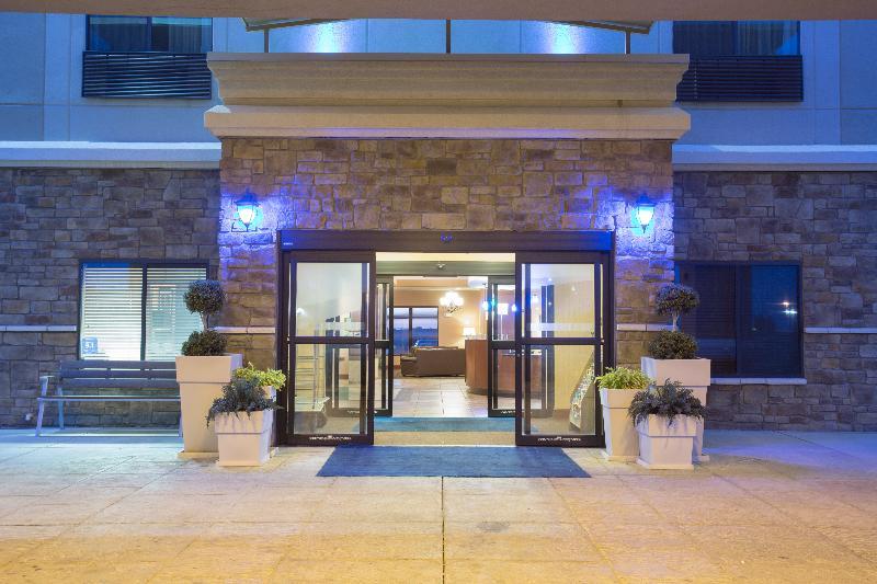 Holiday Inn Express&Suites Pueblo, an IHG Hotel Exterior foto