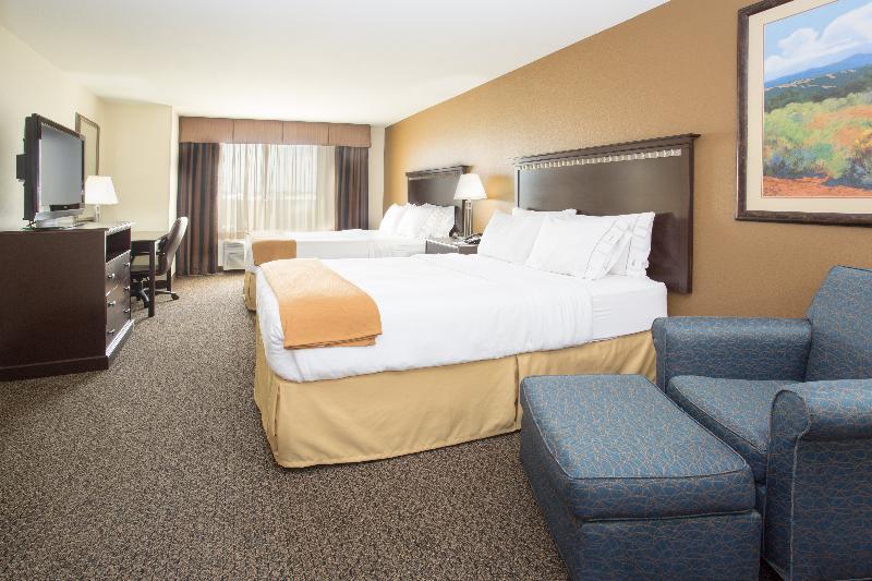 Holiday Inn Express&Suites Pueblo, an IHG Hotel Exterior foto